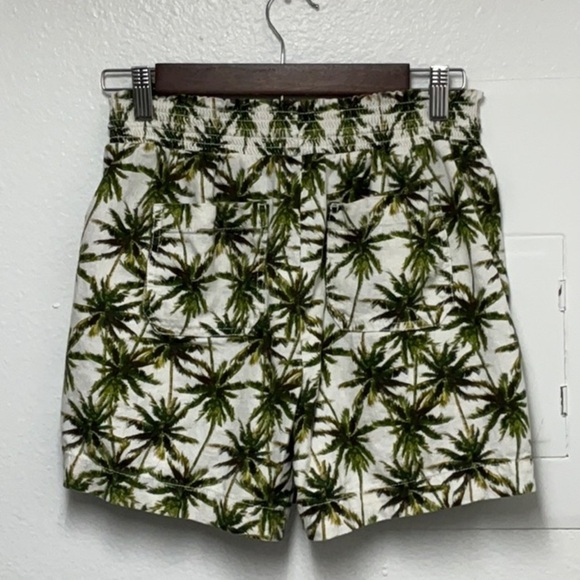 Briggs New York Women’s Green and White High Waist Palm Print Shorts - Picture 3 of 6